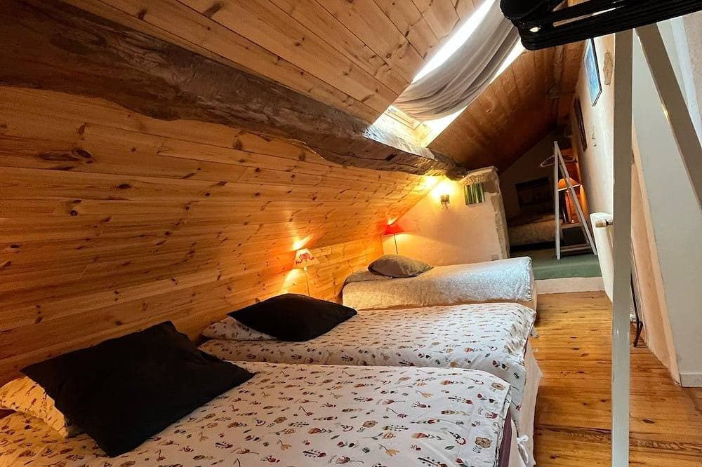 Foto 6 von 26: Gîte de la Doit, auf dem Land, Schlafplätze für 14, privater Pool
