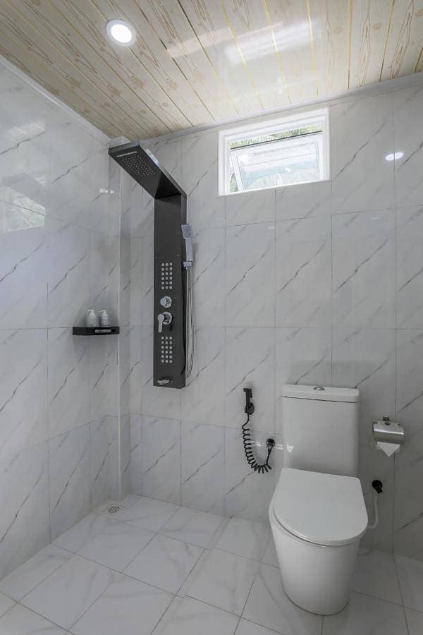 Foto 4 von 13: Double Room with Balcony (3 Adults)