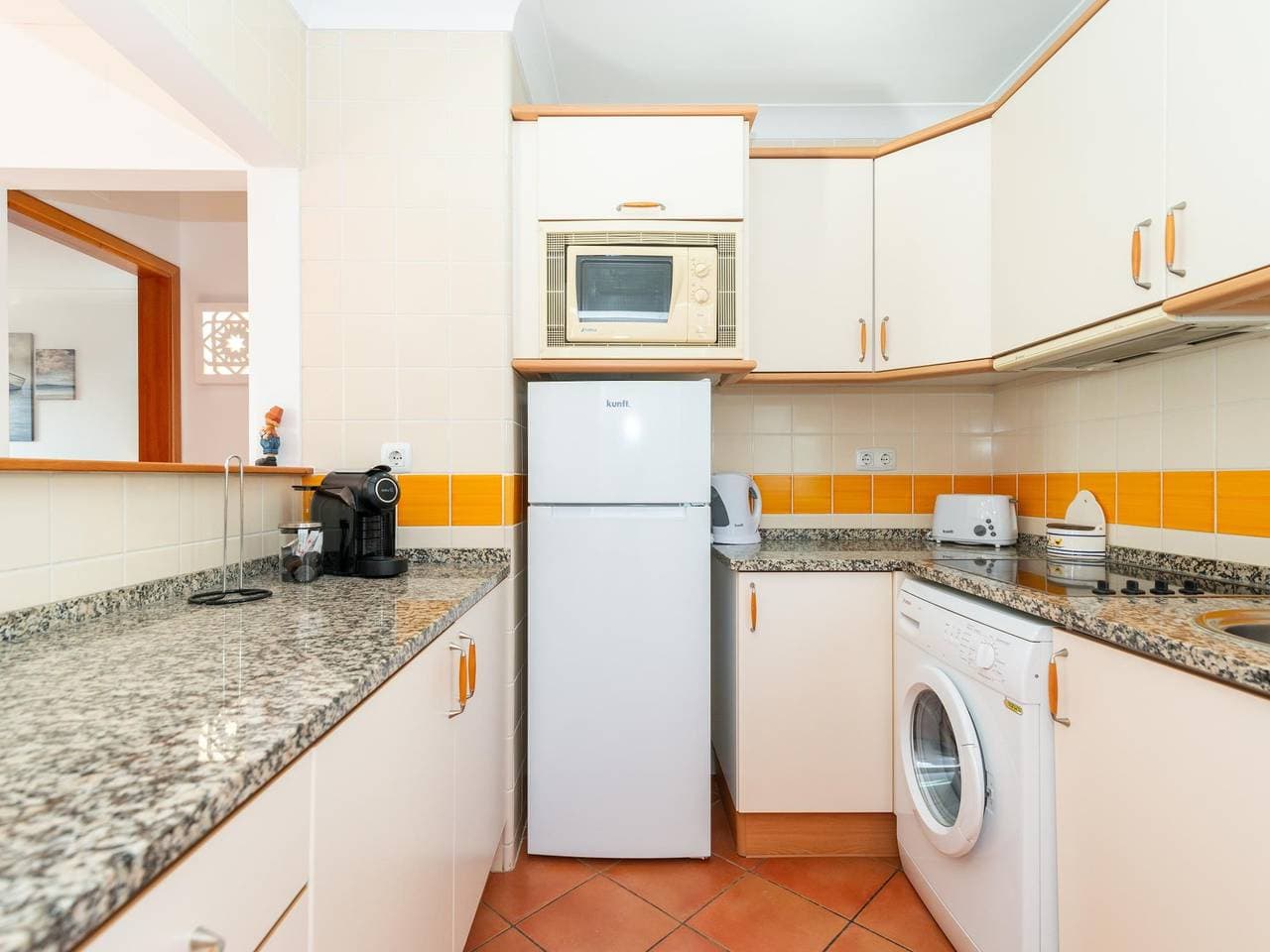 Foto 12 von 35: Ferienwohnung für 4 Personen mit Terrasse