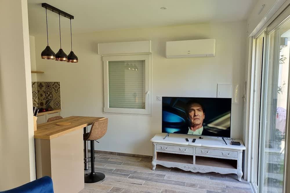 Foto 6 von 11: Charmant Studio de 22 m² Avec Terrasse de 13 m² et spa Spacieux Sous Pergola
