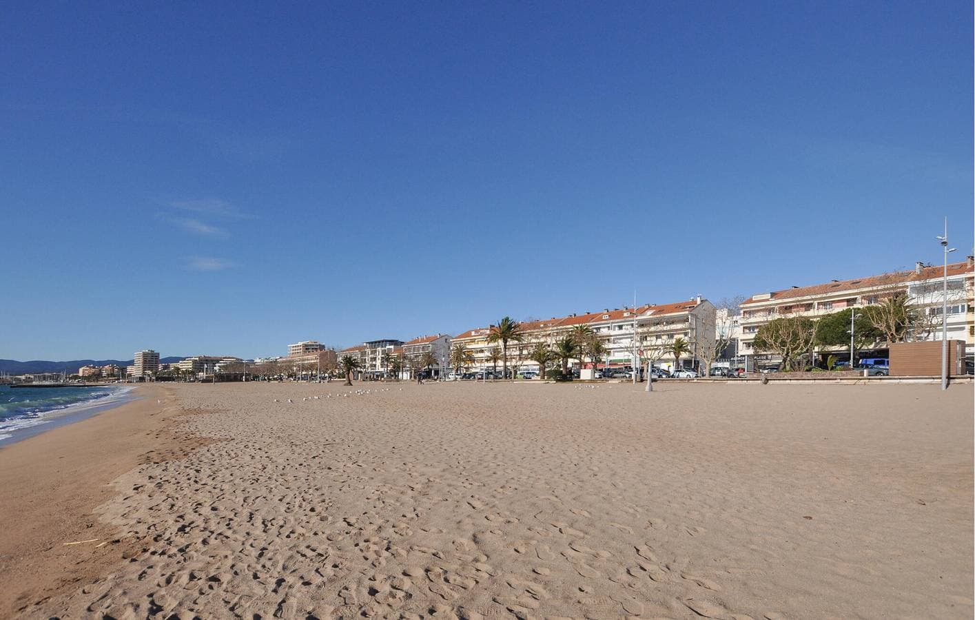 Foto 10 von 18: Modernes Apartment mit Terrasse und Parkplatz, 1,5 km zum Strand