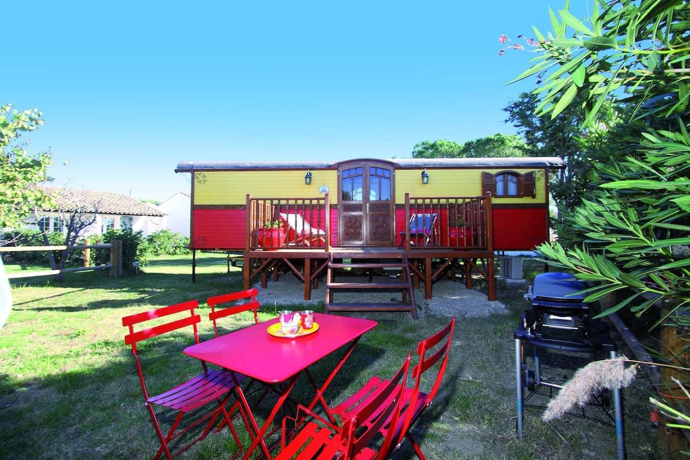 Foto 2 von 19: Gemütliches Bungalow in Saintes-Maries-de-la-Mer mit Pool