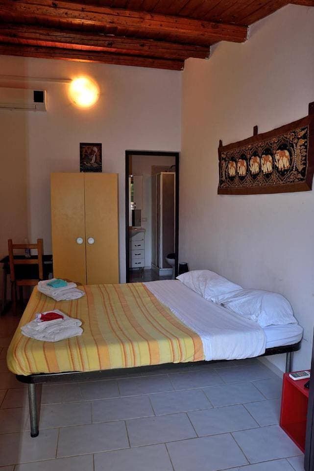 Foto 11 von 18: Double Room with Private Bathroom