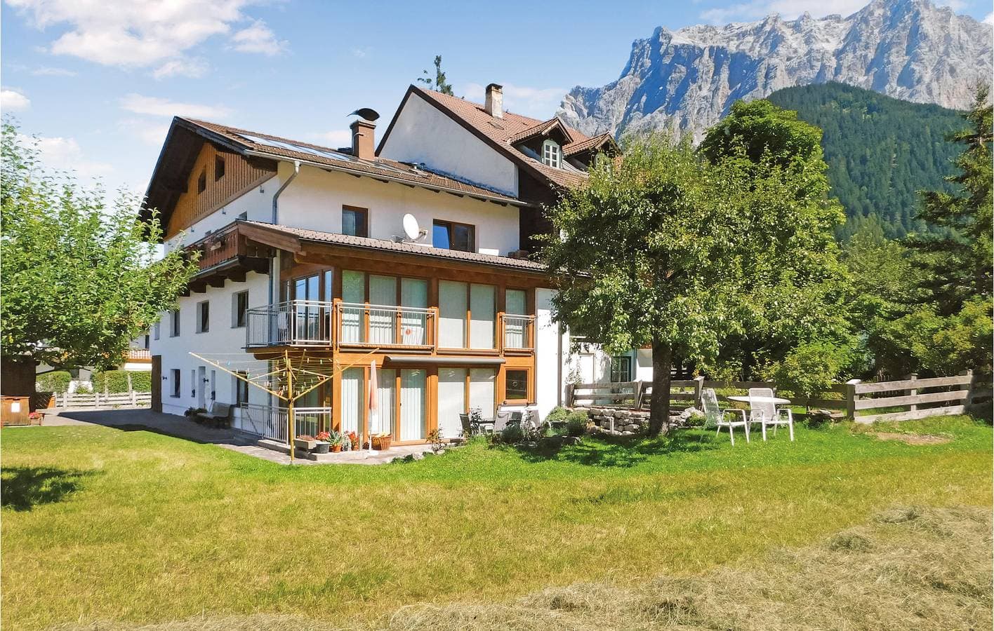 Appartement mit Bergblick, Babybett und Parkplatz 1