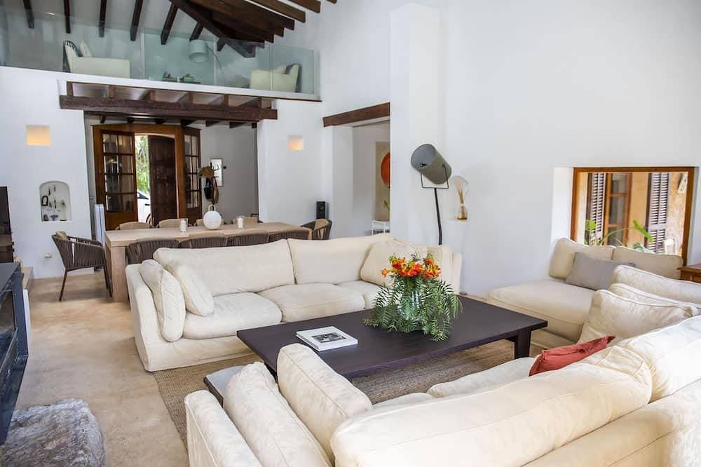 Foto 10 von 30: Splendid Villa With Nice Views Over the Valley