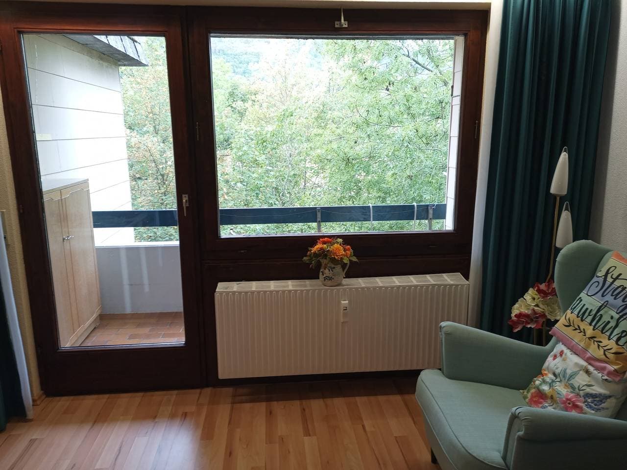 Foto 3 von 10: Apartment im Hotel 'Bad Urach' mit Gemeinschaftsterrasse, Garten und WLAN