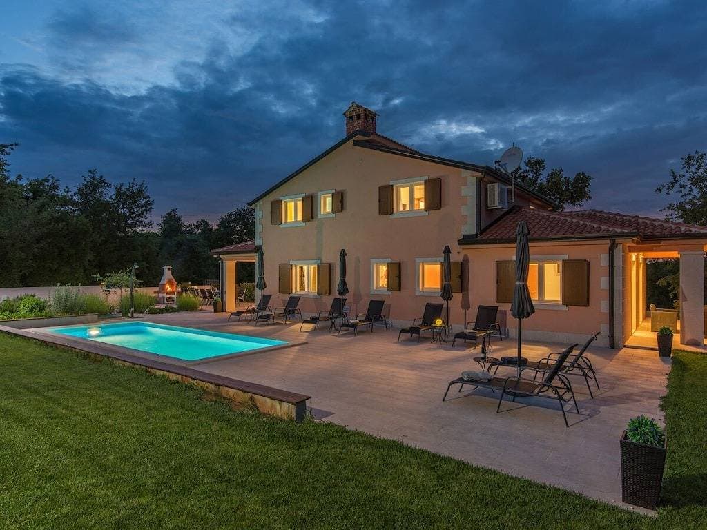 Foto 3 von 20: Villa in Porec mit Schwimmbecken
