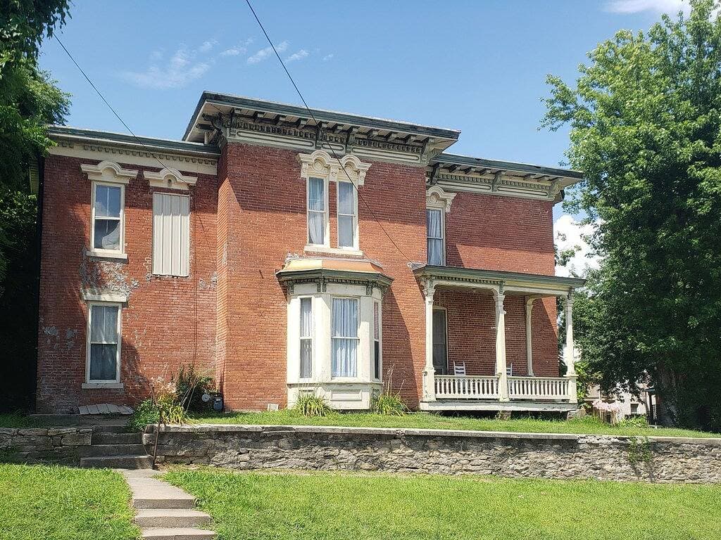 Foto 10 von 35: Admiral Fuqua House - Large downtown Hannibal Home