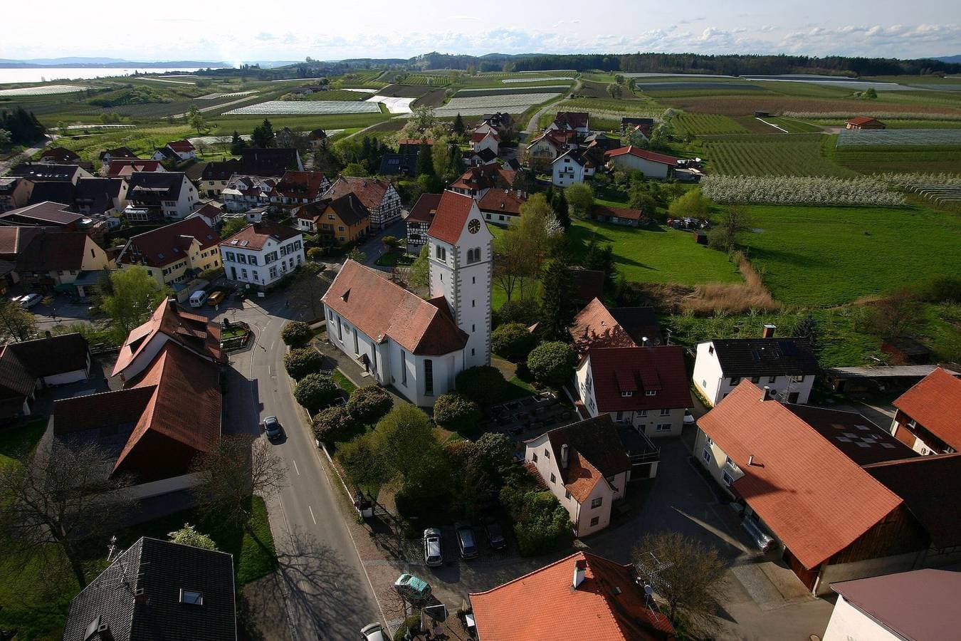 Foto 11 von 27: Ferienwohnung 'Schönblick' mit Blick auf den See und Balkon