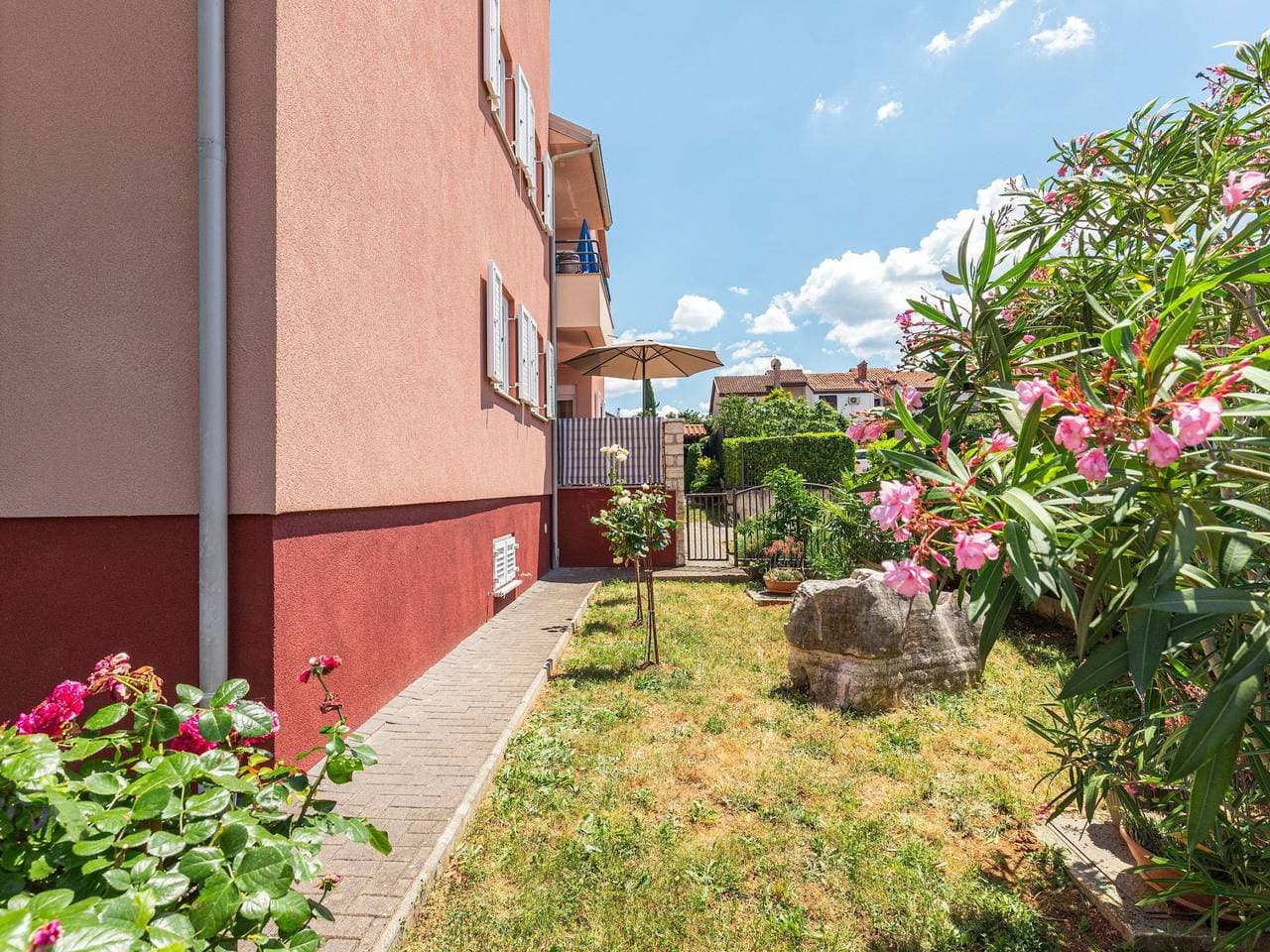 Foto 7 von 25: Villa Pinta mit großem Garten