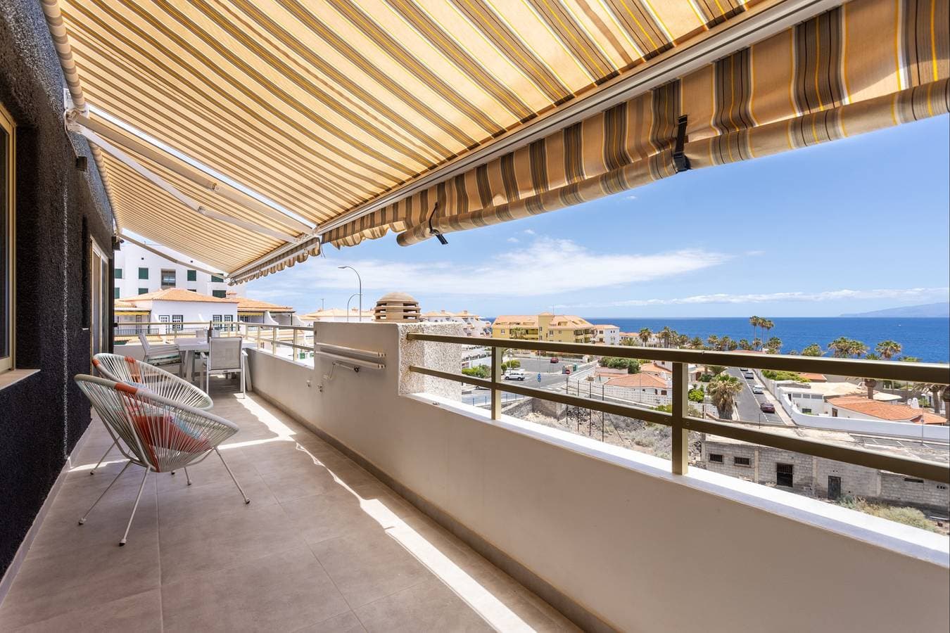 Foto 7 von 48: Spectacular Duplex Seafront with awesome sunsets !