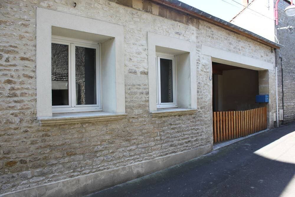 Foto 9 von 24: Charme Stone Caen 150 M Vom Meer / WIFI