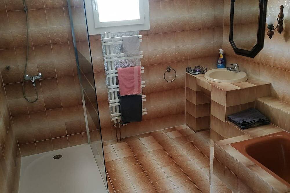 Foto 4 von 9: Banon: Maison de l'Orge - 2 Schlafzimmer - 4 Personen - Pool - 1 Badezimmer