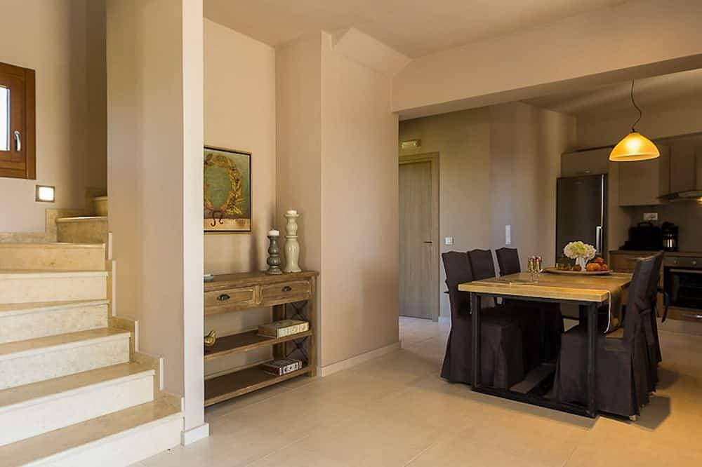 Foto 11 von 22: Aphrodite Villa, Family Paradise with Heated Pool