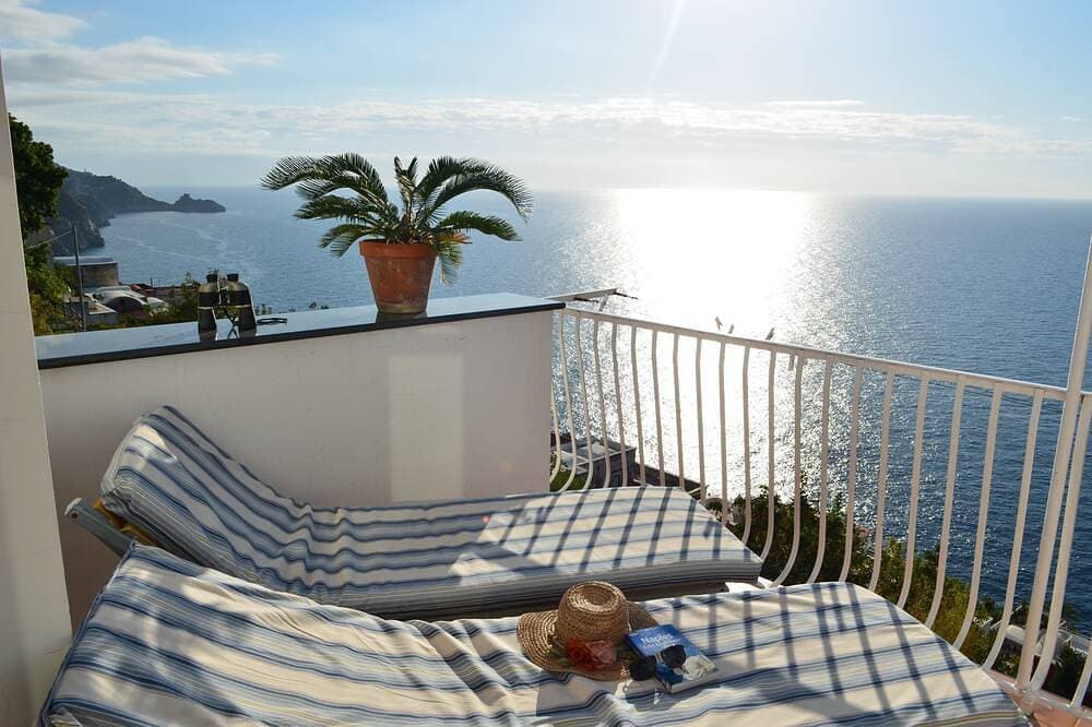 Foto 6 von 8: Bright and spacious apartment where you can enjoy peace and beautiful sea views