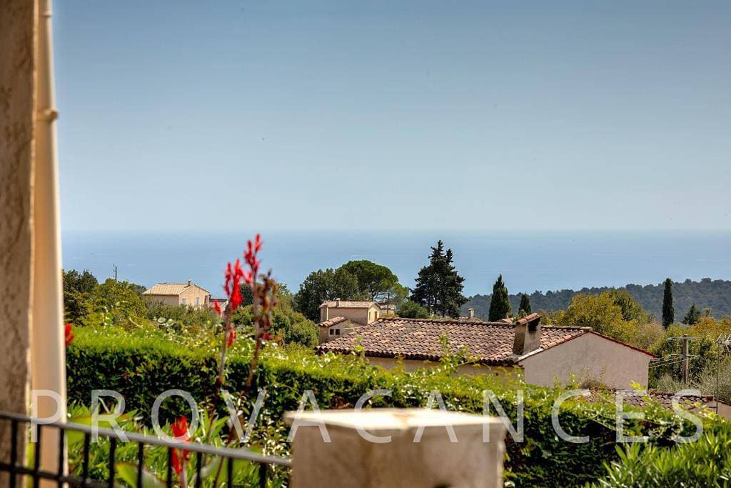 Foto 4 von 57: Ferienhaus mit Pool und Aussicht in Tourrettes-sur-Loup
