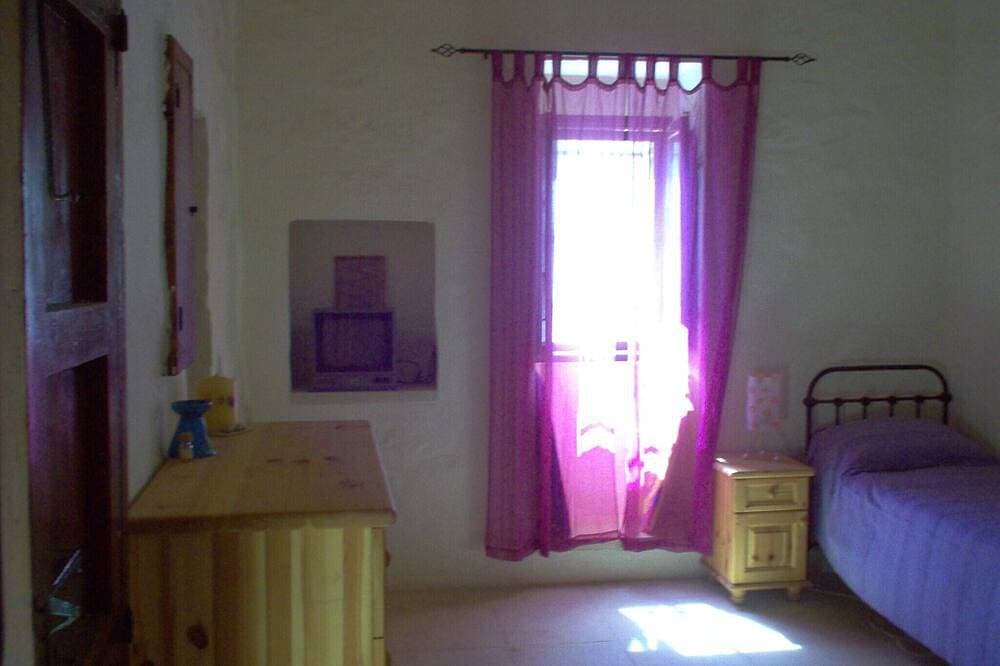 Foto 3 von 23: Bauernhaus mit privatem Swimmingpool, voller Charakter und Charme