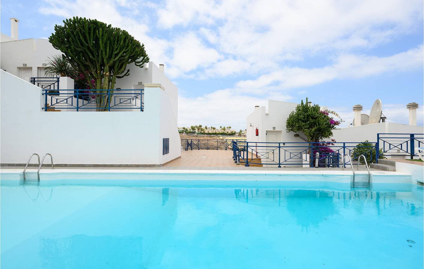 Foto 10 von 15: Apartment mit Meerblick, Pool und Terrasse
