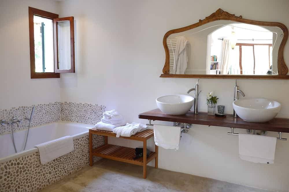 Foto 11 von 30: Luxuriöses Renoviertes Haus mit Eigenem Pool