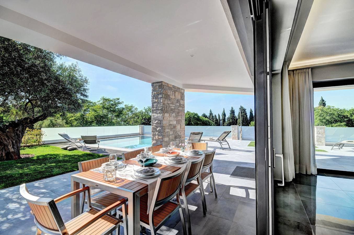 Foto 4 von 35: Villa Emotion mit Pool