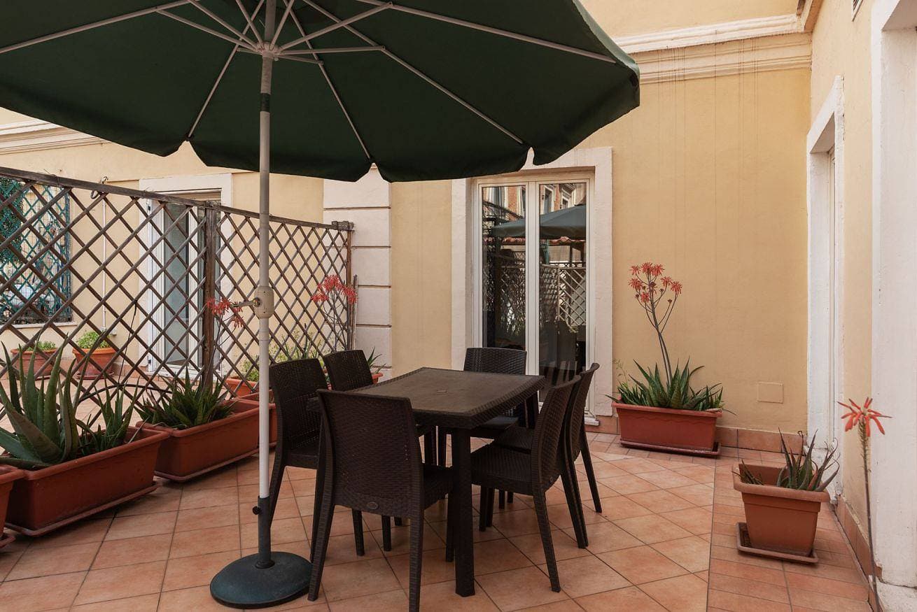 Foto 3 von 34: Ferienwohnung für 6 Personen mit Balkon/Terrasse
