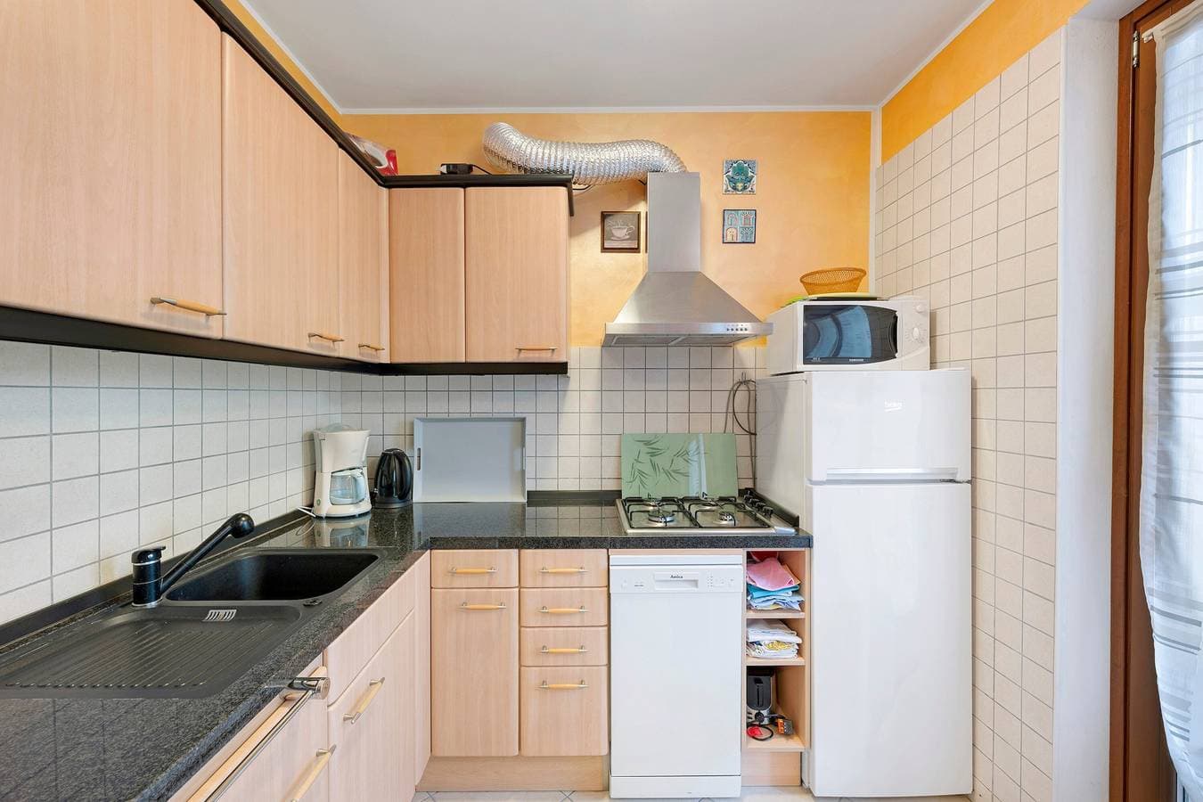 Foto 7 von 28: Ferienwohnung "Entspannung pur zwischen See und Bergen" mit Pool, Terrasse & Whirlpool