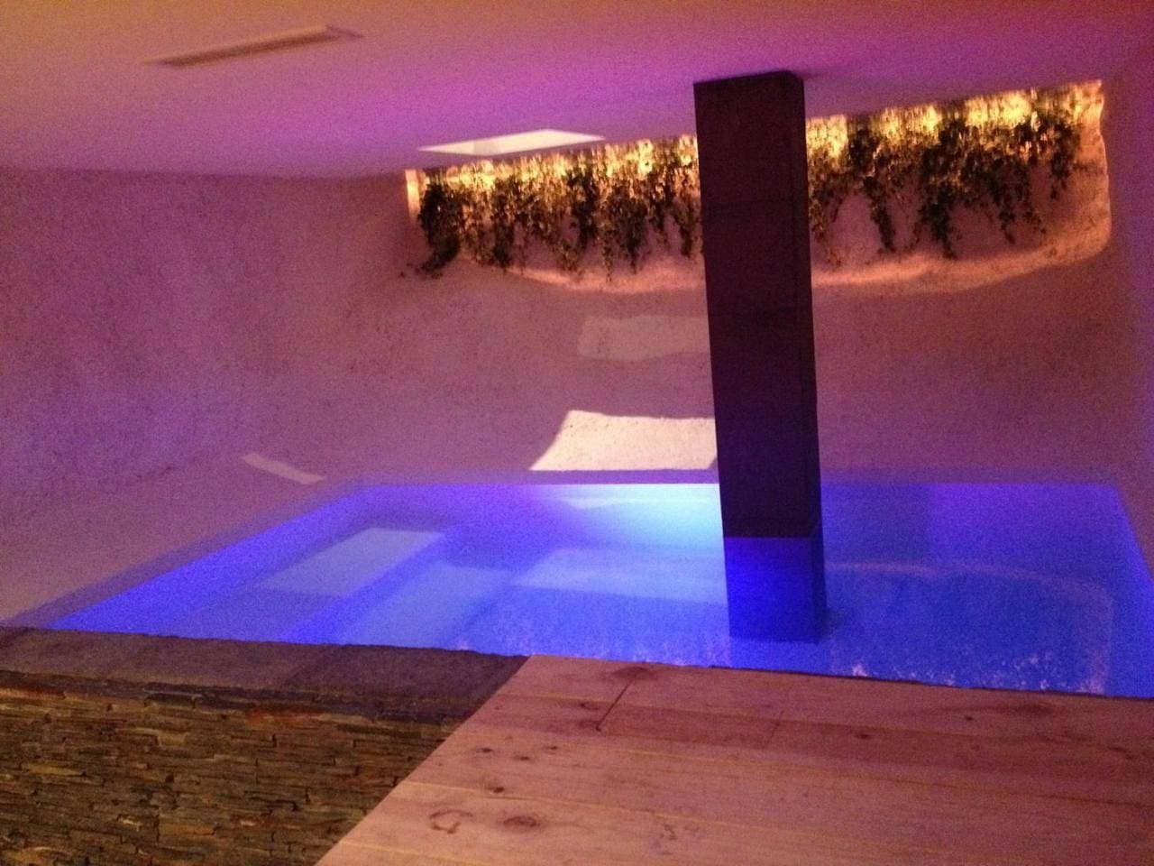 Foto 11 von 44: Duplex Loft with Private Swimming Pool (4 Adults)