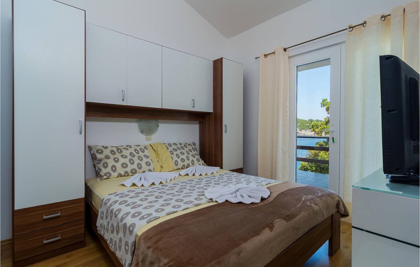 Foto 8 von 25: Urlaub am Meer: Gemütliche Ferienwohnung mit Terrasse und WLAN, nur 100 m von der Küste entfernt!