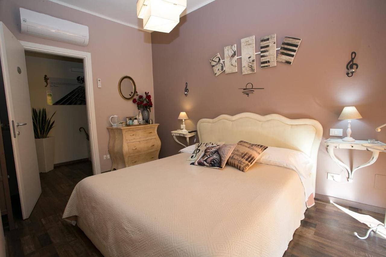 Foto 7 von 21: Double Room with Private Bathroom