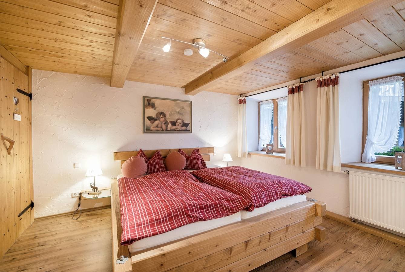Foto 10 von 24: Ferienwohnung Zugspitze mit Terrasse, Bergblick und WLAN