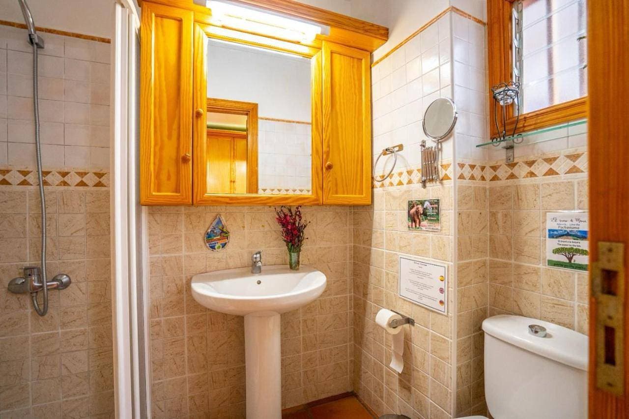 Foto 9 von 9: Double Room with Private Bathroom