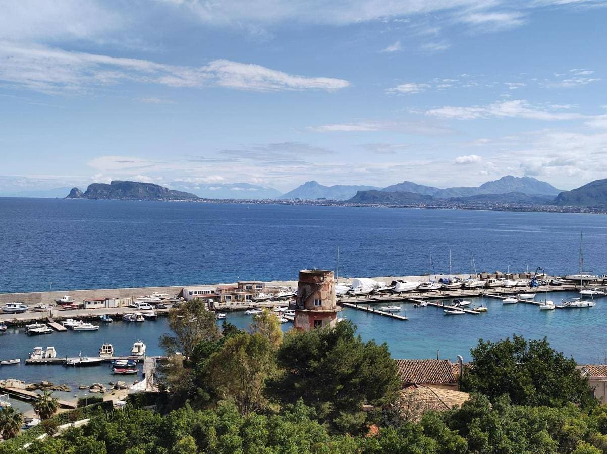 RineddaHouse Arenella - Vista Mare Panoramica a Palermo con Parcheggio privato 1