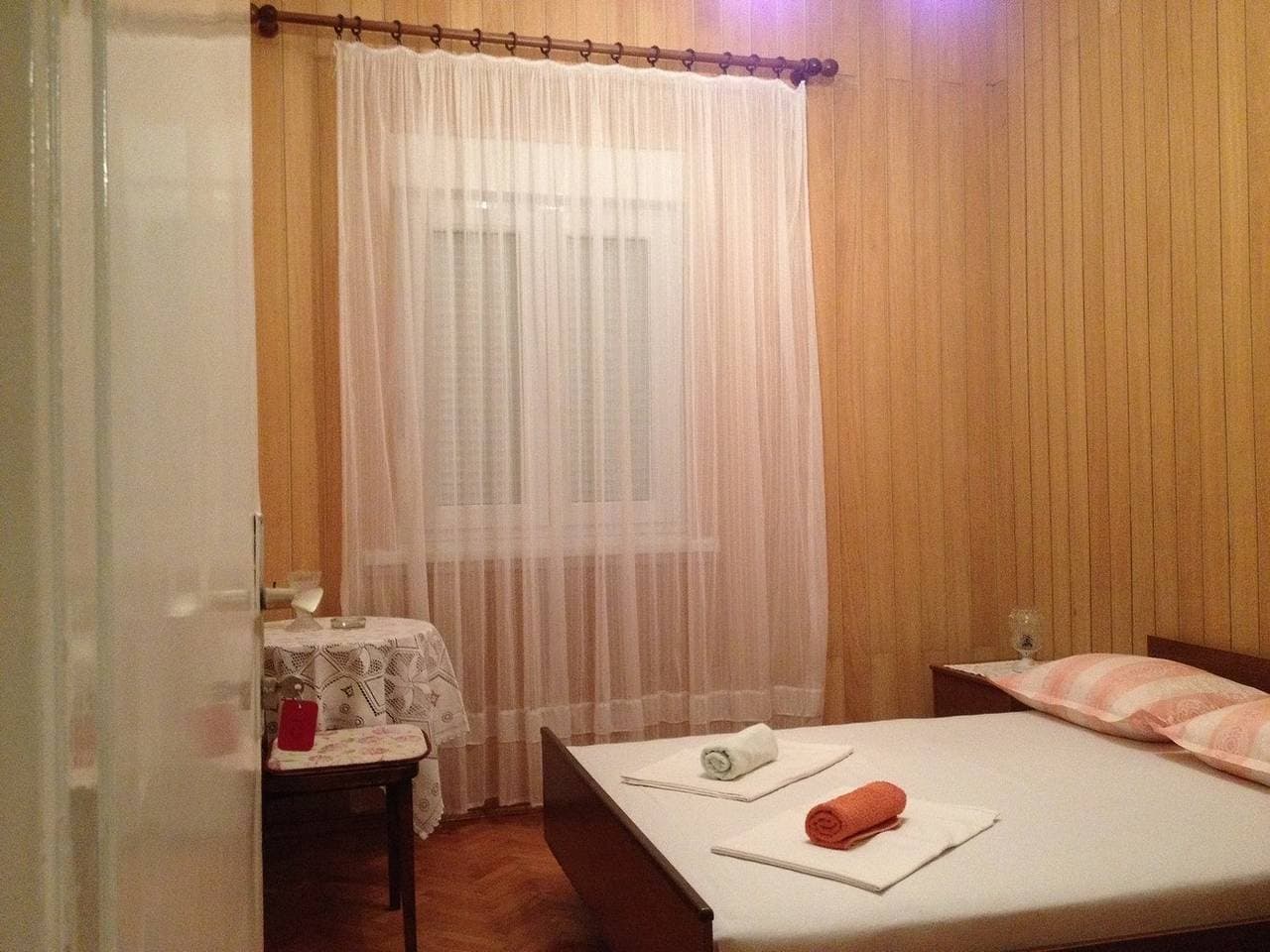 Foto 10 von 21: 3-Zimmer-Ferienwohnung am Strand Drasnice, Makarska -b