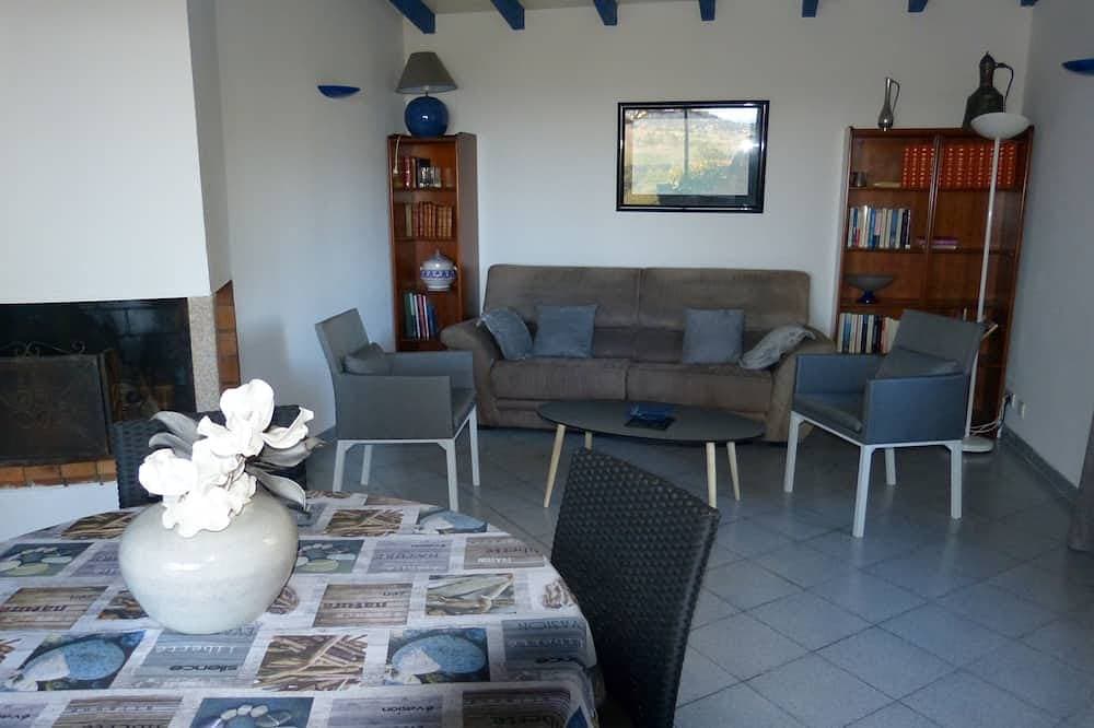 Foto 12 von 27: Freistehendes Haus mit schönem Meerblick, geschlossenem Garten und Garage