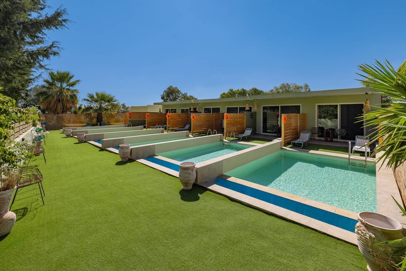 Mb Luxury Suites Charaki 1