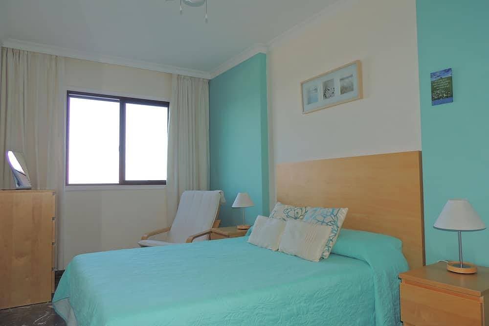 Foto 3 von 30: Spektakuläre sonnige Wohnung mit WIFI, Pool, Panoramablick Cliff & Meerblick.