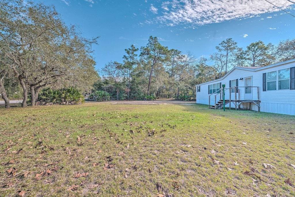 Foto 10 von 24: 5 Mi to Homosassa Springs Park: Home w/ Yard!