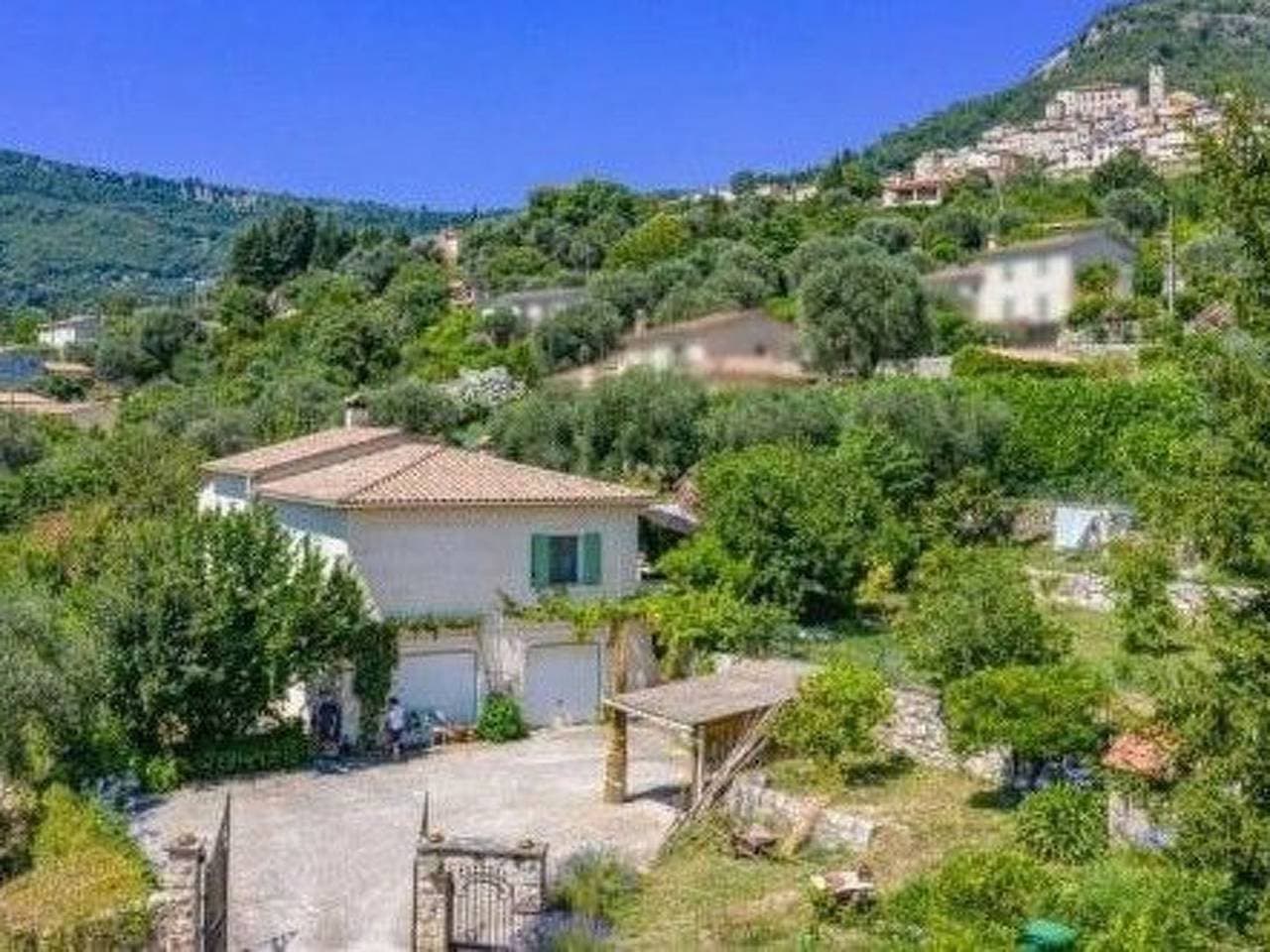 Appartement in Le Bar-Sur-Loup mit Eigenem Garten 1