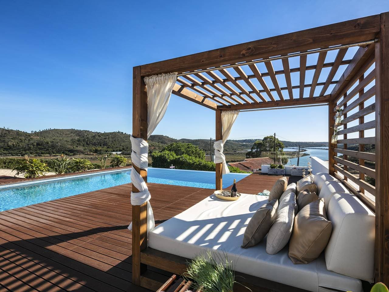 Ruhige Villa mit Pool - 4 Erw. + 2 Kinder 1