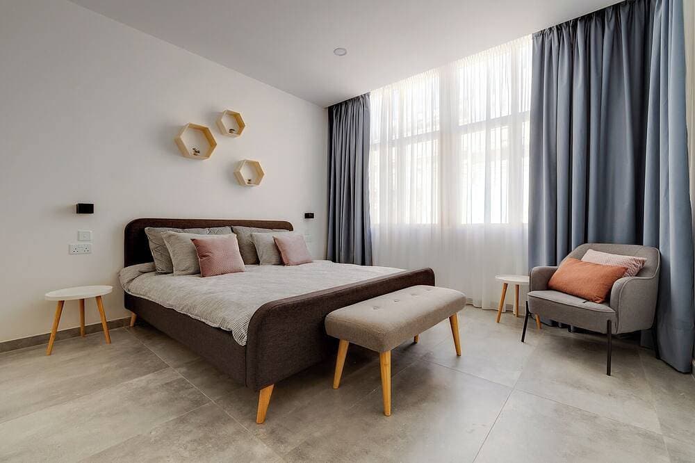 Perfect Location, Modern 2Br Apartment 1