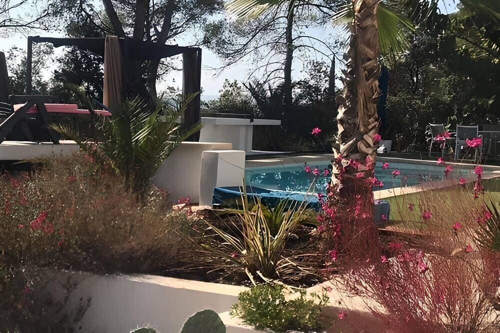 Villa Indépendante Avec Piscine et Espace Détente au Coeur de Lorgues 1