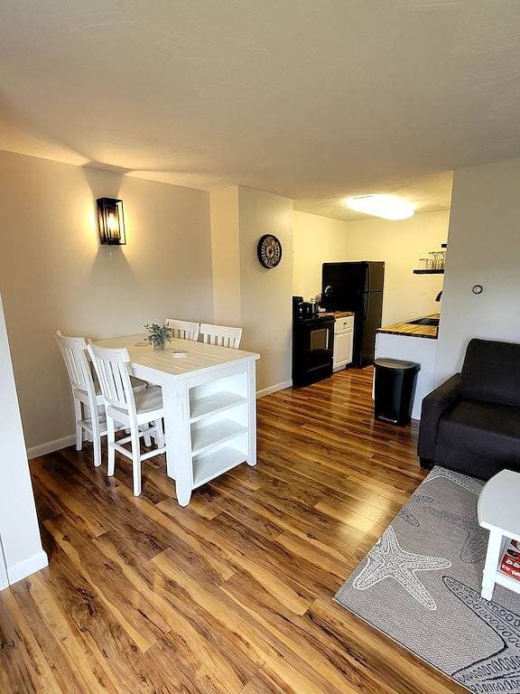 Foto 12 von 17: Perfectly Centered in the Birch Harbor Village!