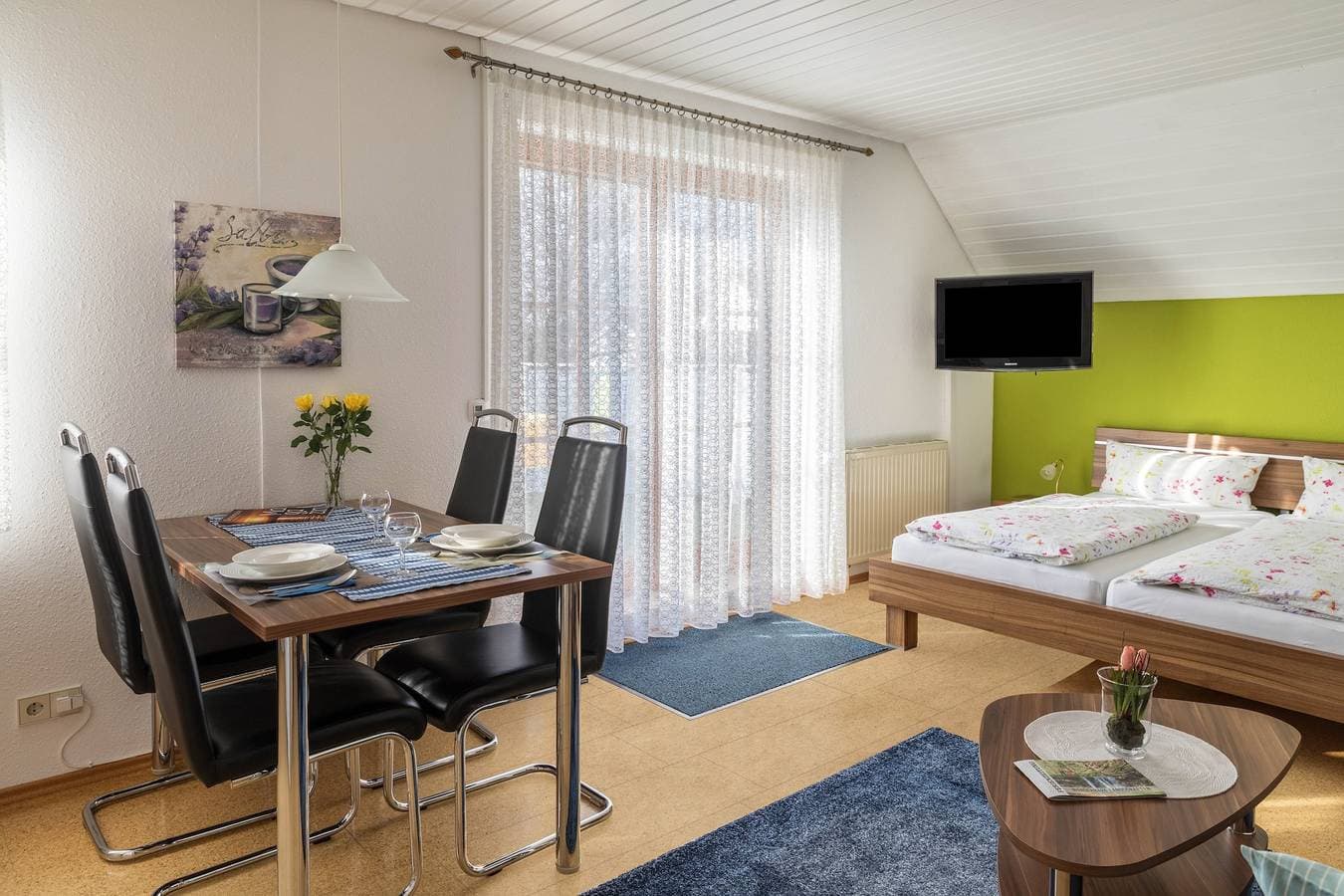 Foto 10 von 16: Gemütliche Ferienwohnung "Baur Nr. 3" mit Wlan und Balkon. Parkplatz vorhanden