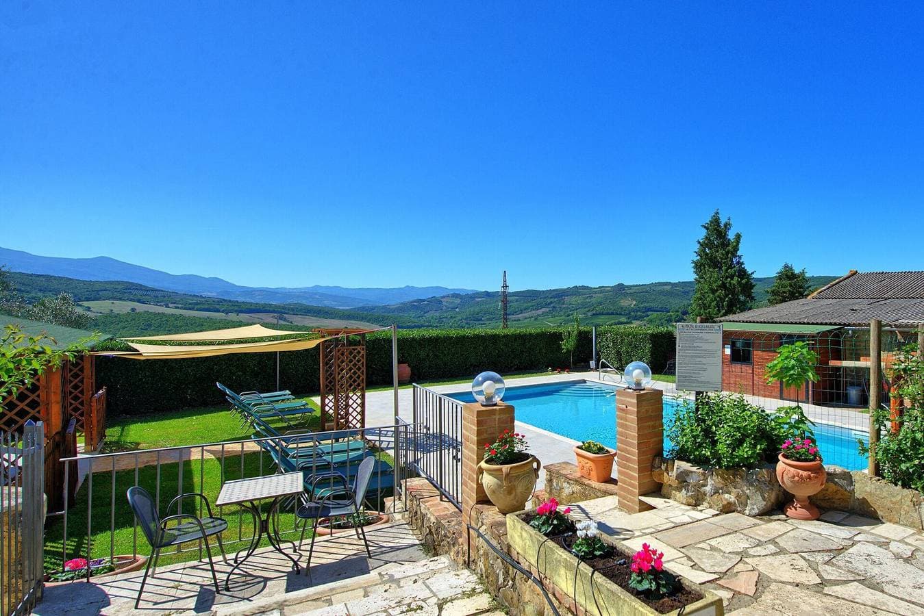 Foto 5 von 46: Villa für 14 Personen mit Pool