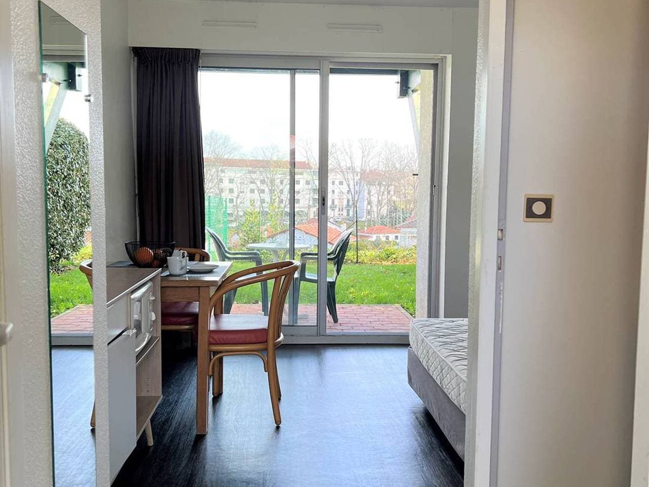 Foto 3 von 11: Zentrales Studio in Cambo mit Terrasse und Parkplatz, Haustiere erlaubt