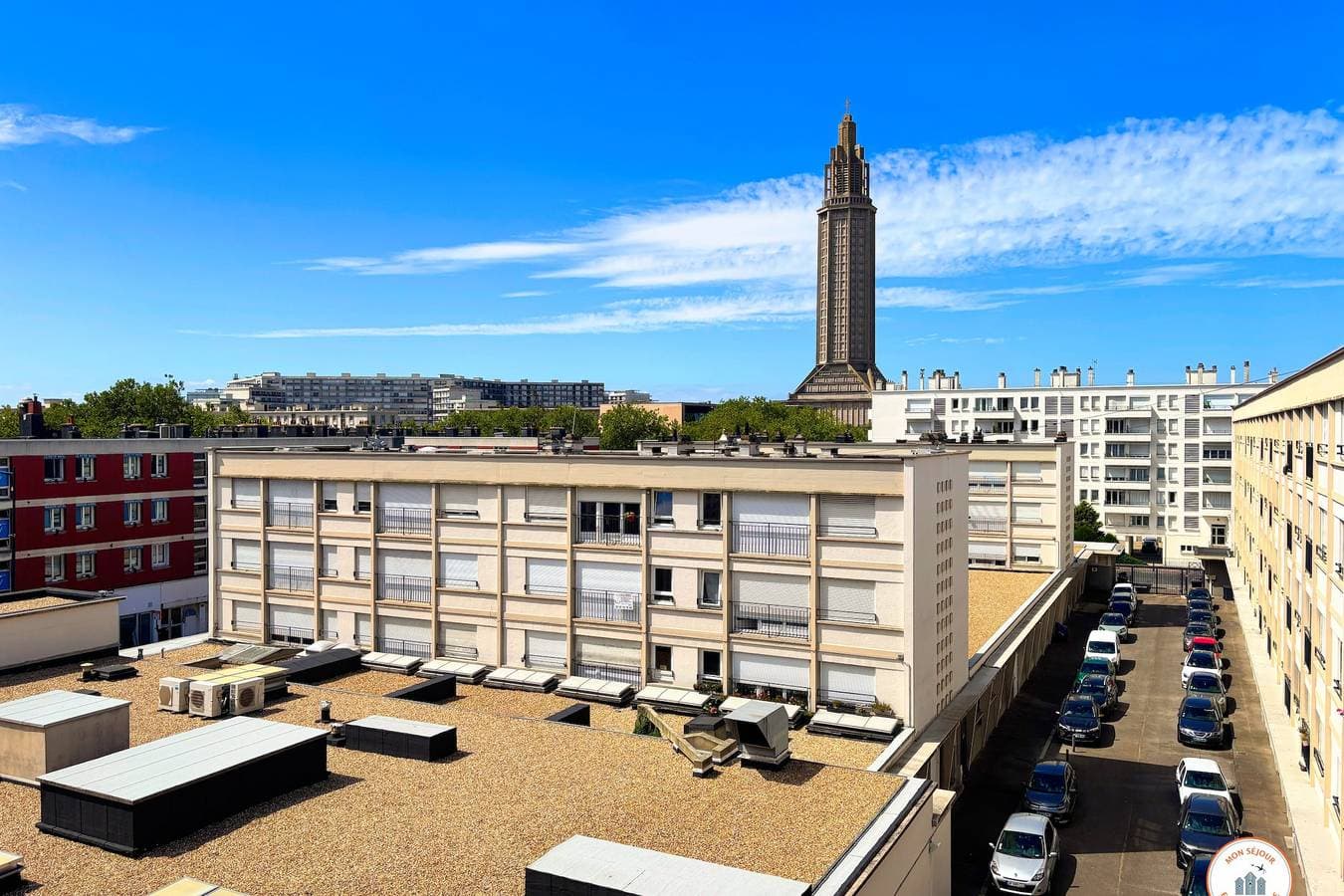 Foto 13 von 22: 💫 Le Saint Joseph - Vue Centre-ville, Parking