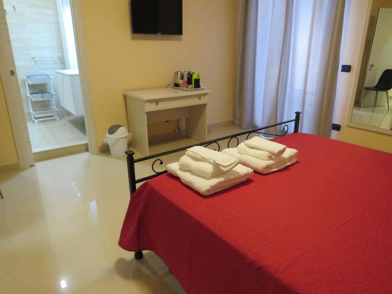 Foto 8 von 8: Large Double Room