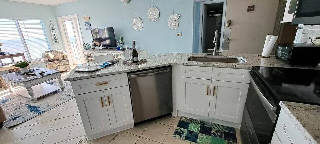 Foto 5 von 50: Ocean View One Bedroom Condo ~ Palace 1810