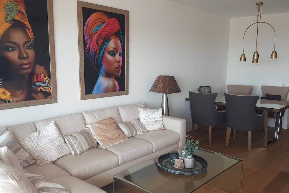 Foto 8 von 30: Neue 2 Br / 2 Bad Reihenhaus Apt Cala de Mijas mit Blick auf Golf, Berge und Meer