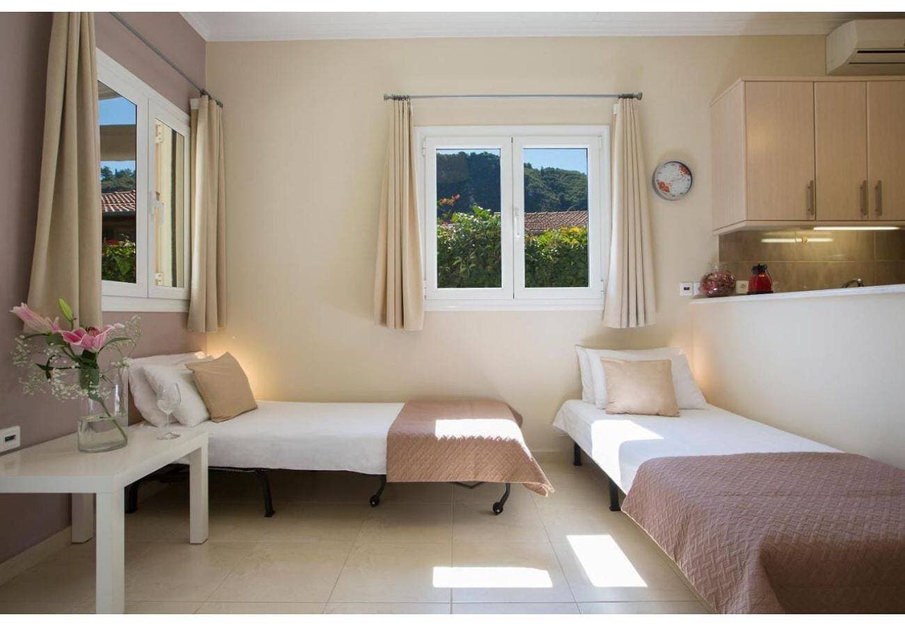 Foto 7 von 19: Ferienhaus 'Aelia House - Helios' mit Bergblick, WLAN und Klimaanlage
